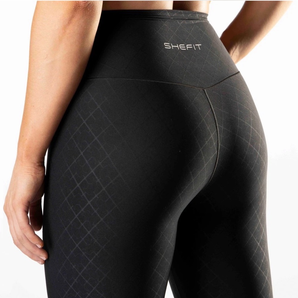 SHEFIT Boss Leggings